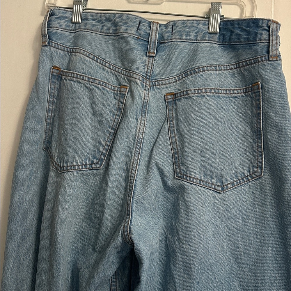 Abercrombie & Fitch Light Wash The loose high rise Curve Love size 30 regular - Picture 4 of 5